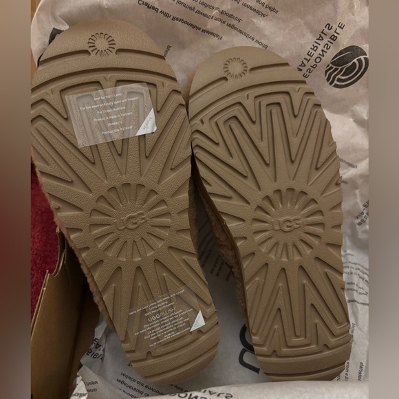 UGG Lanah Clog - Picture 4 of 4